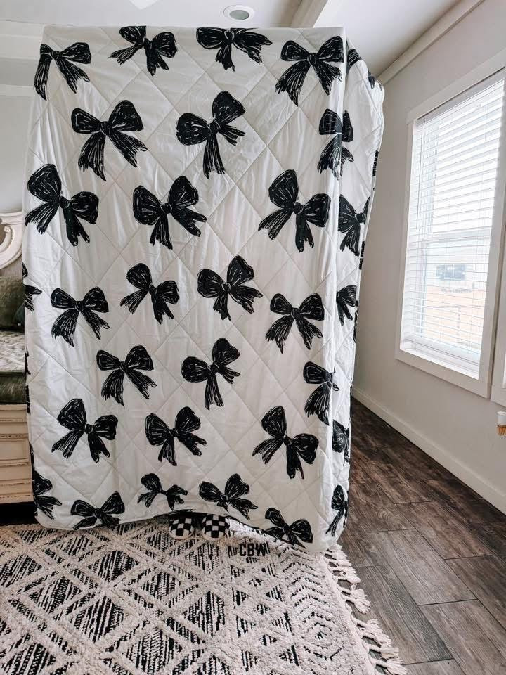 FROSTED SNUGGLES BLANKET